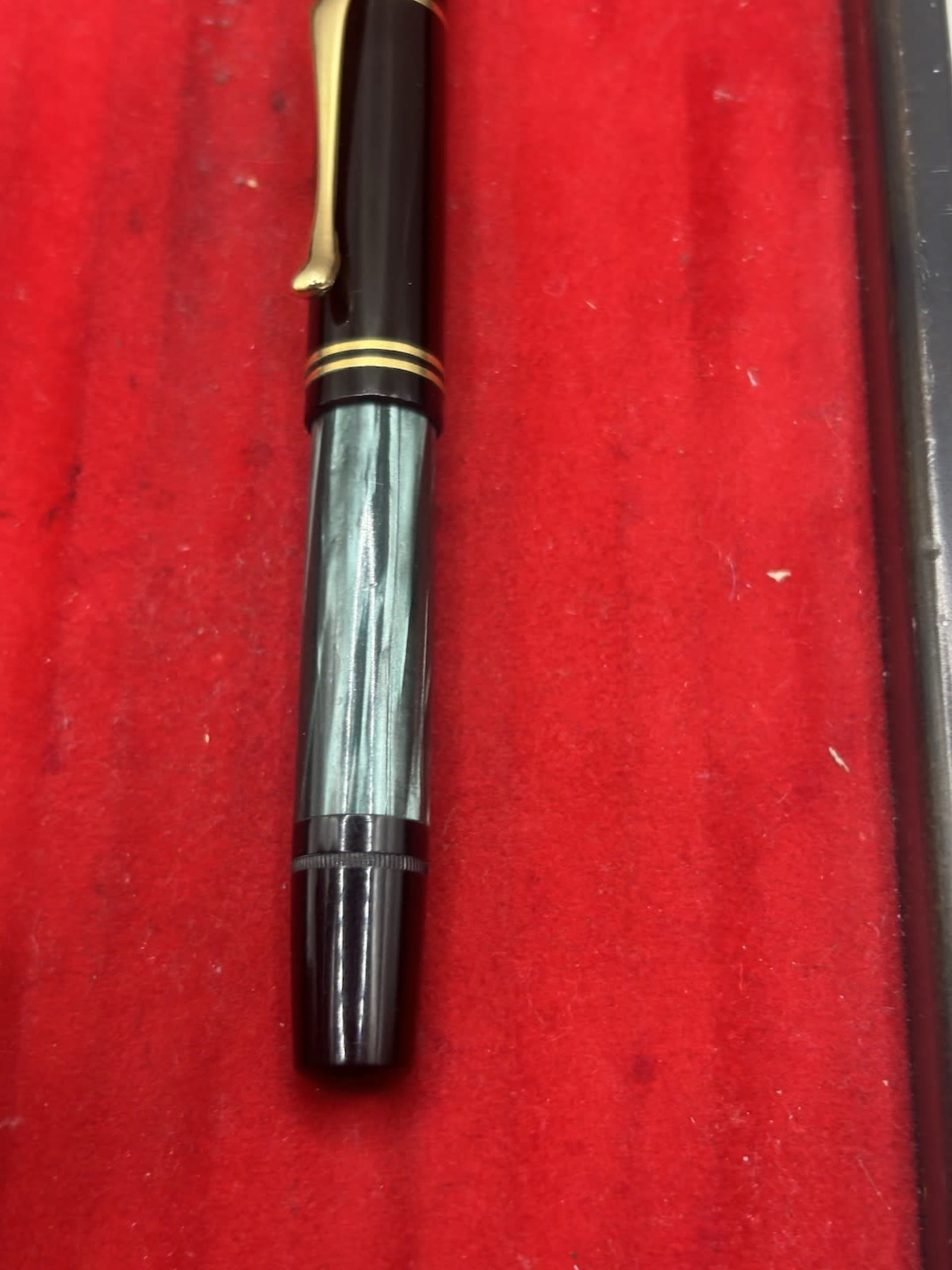 Vintage Pelikan 100N Fountain Pen In Green Marble Semi Flexible NIB 14Ct