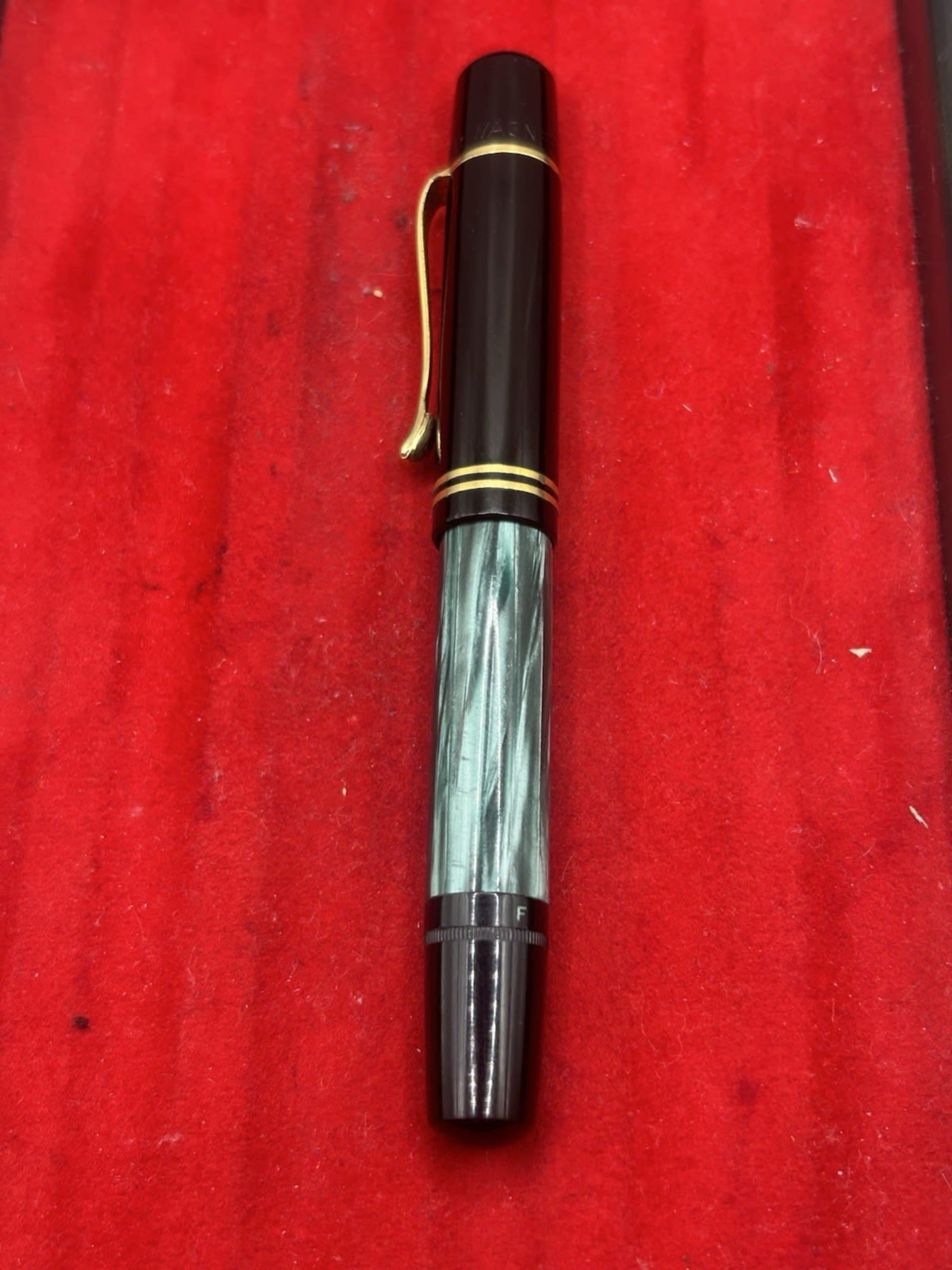 Vintage Pelikan 100N Fountain Pen In Green Marble Semi Flexible NIB 14Ct