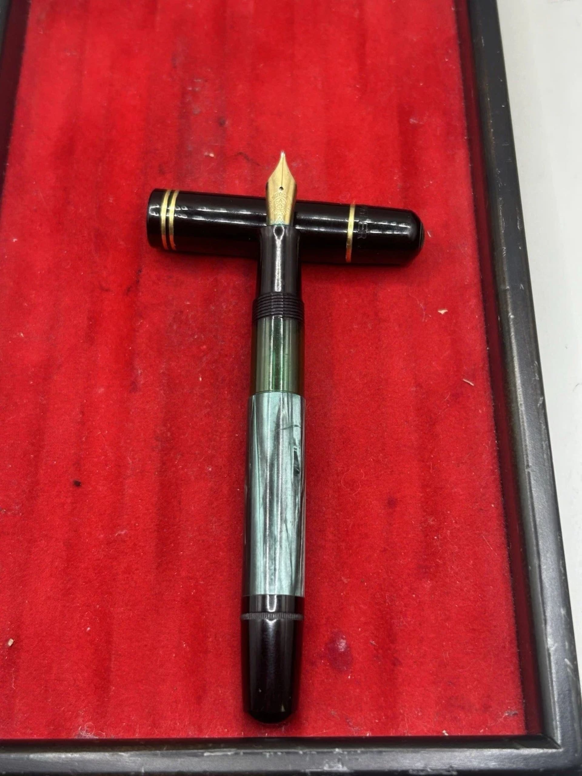 Vintage Pelikan 100N Fountain Pen In Green Marble Semi Flexible NIB 14Ct