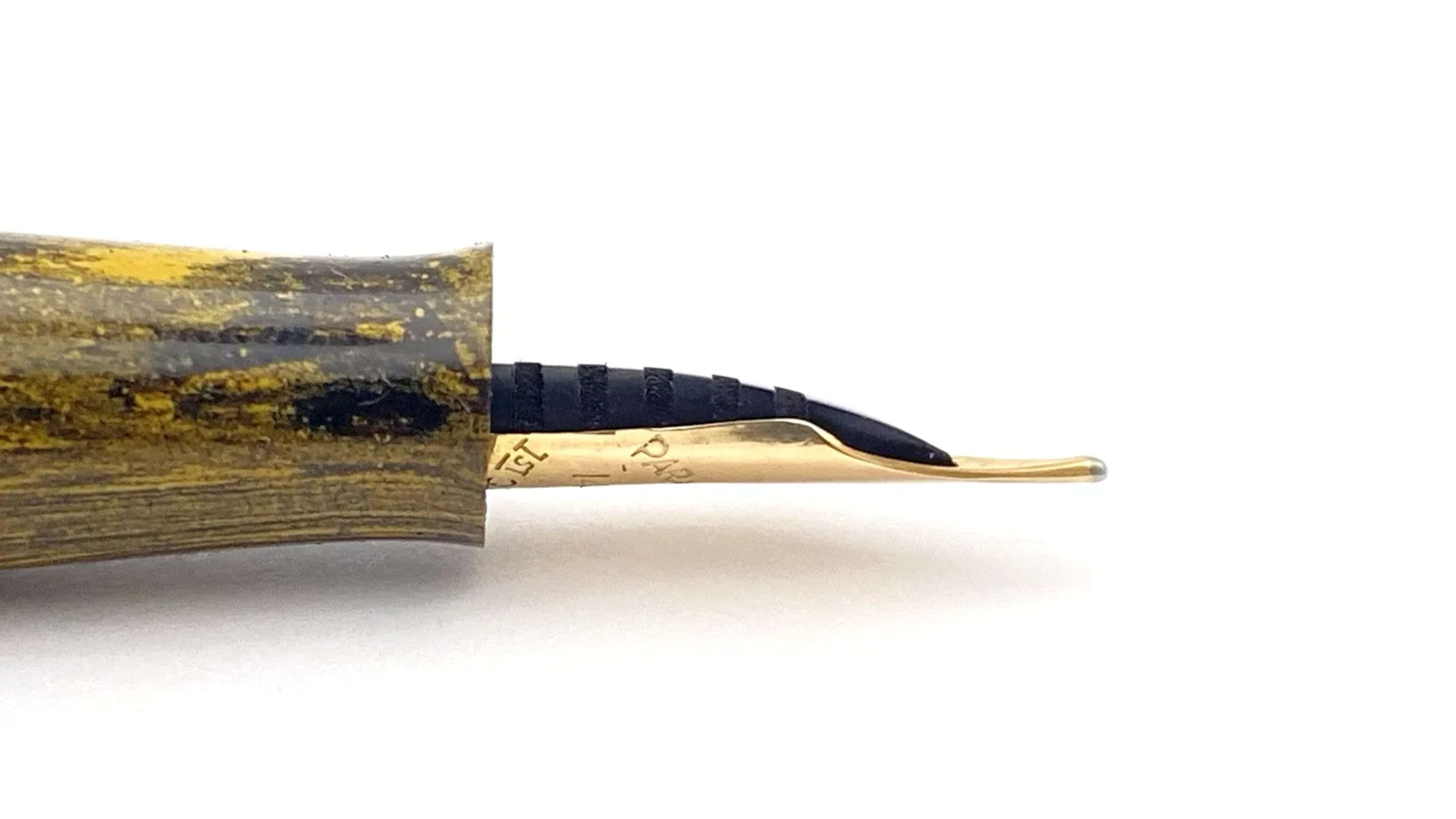 Vintage Paramount Fountain Pen In Yellow Mottled 14K Gold Medium NIB England