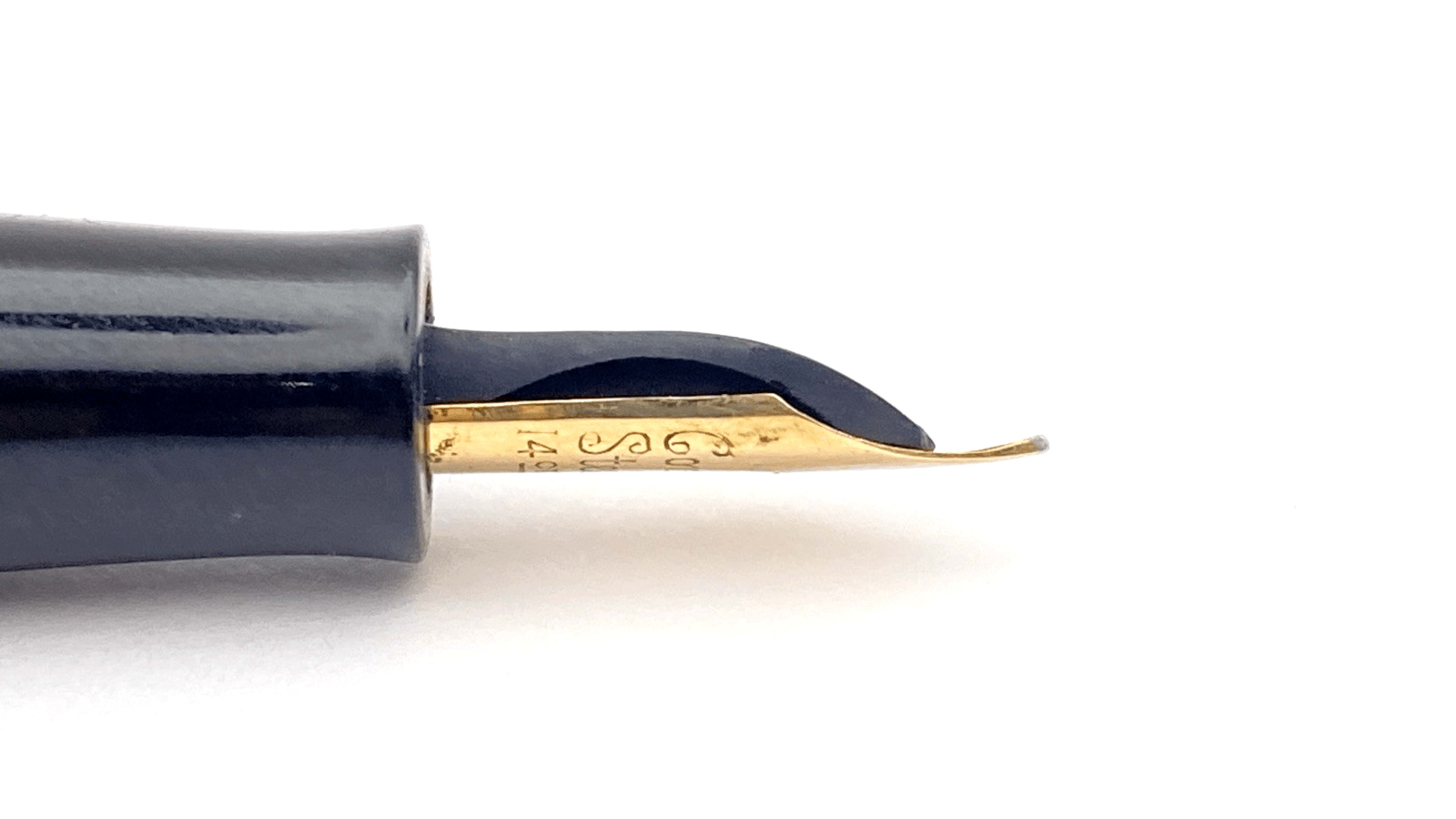 Vintage Conway Stewart Universal Fountain Pen In Black 14K Gold Fine NIB England