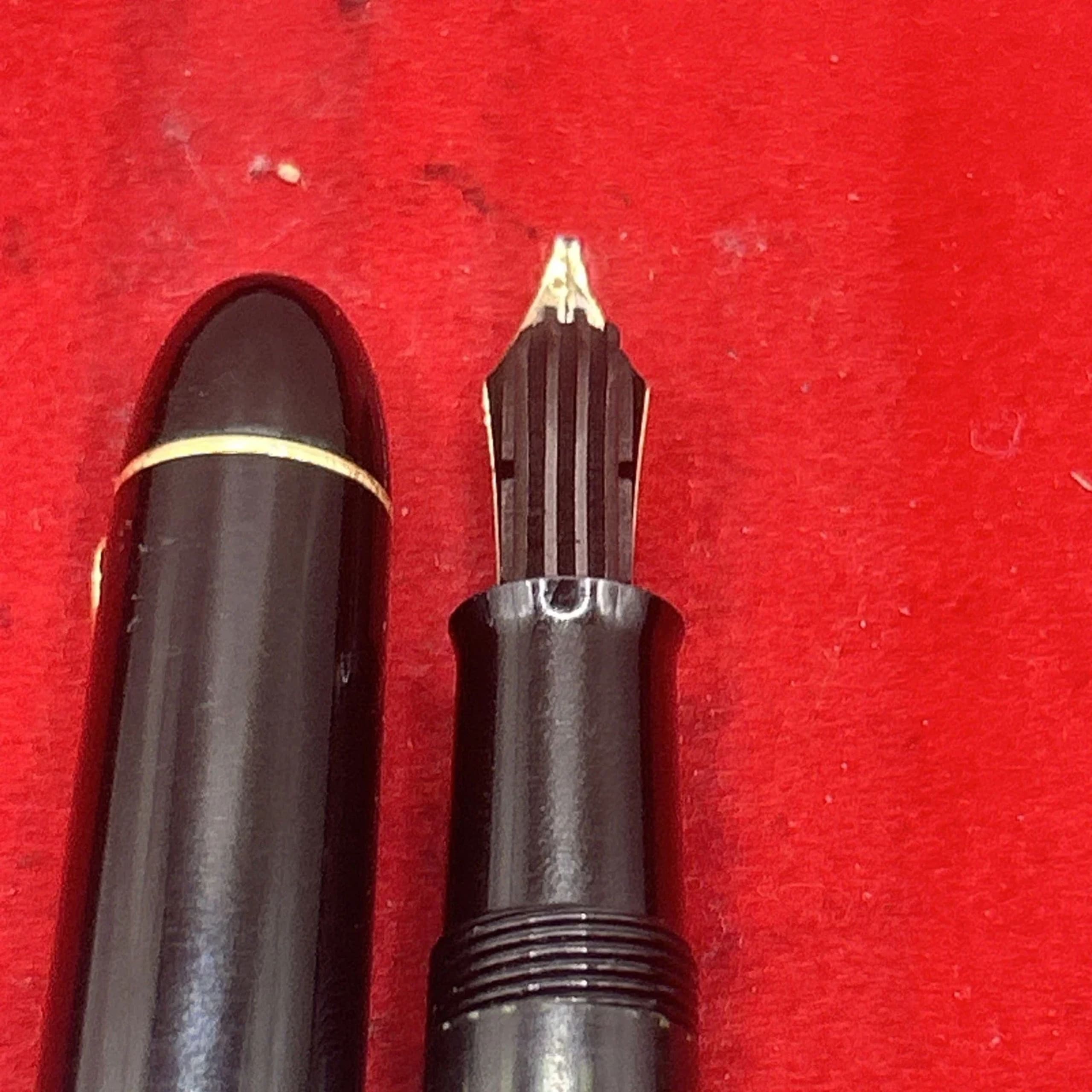 Pelikan 140 Fountain Pen 14C Gold Broad NIB With Sticker