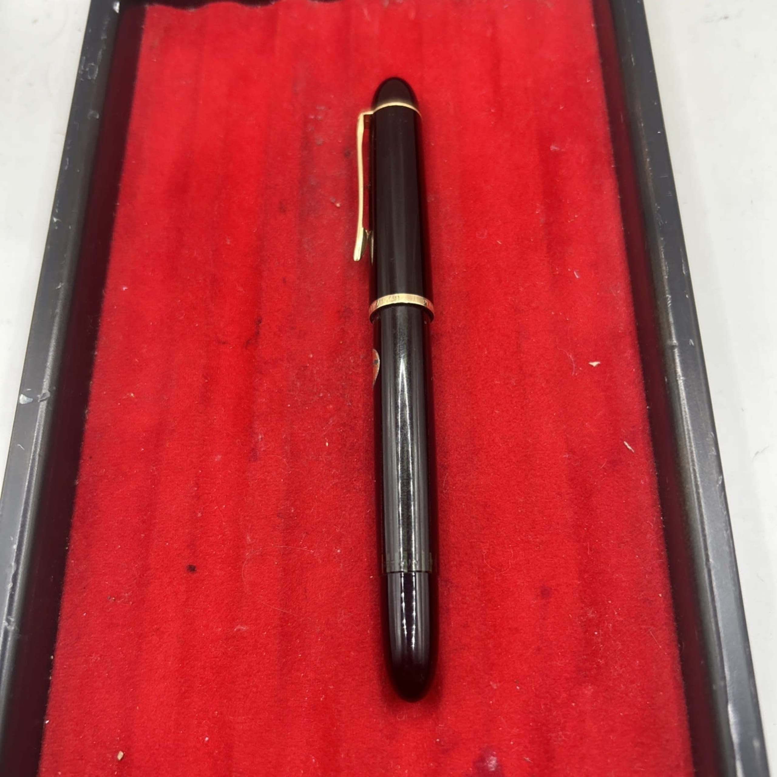Pelikan 140 Fountain Pen 14C Gold Broad NIB With Sticker