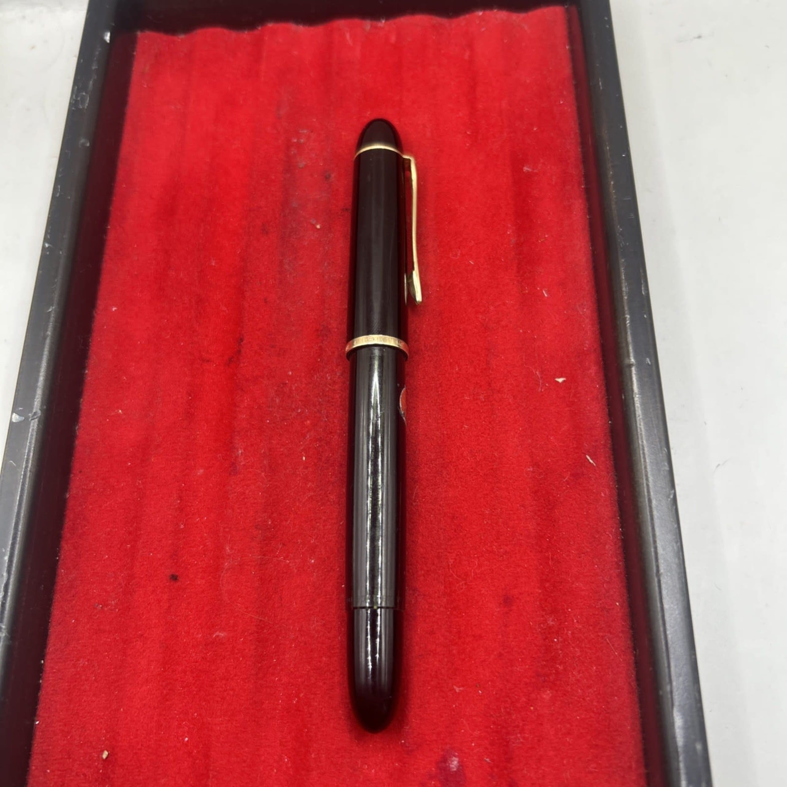 Pelikan 140 Fountain Pen 14C Gold Broad NIB With Sticker