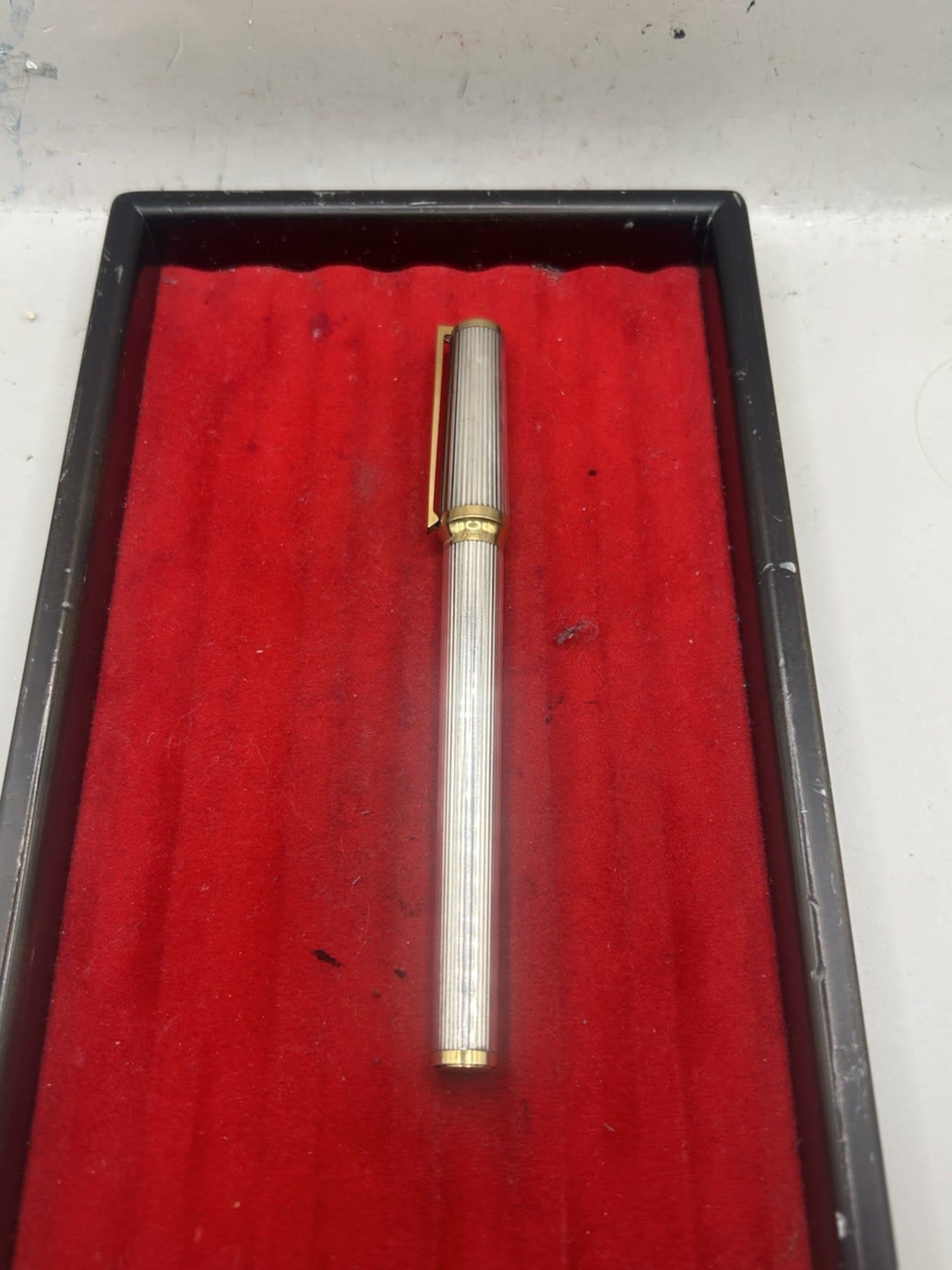 S.T. Dupont Montparnasse Fountain Pen Silver Plated And Gold 18K Nib