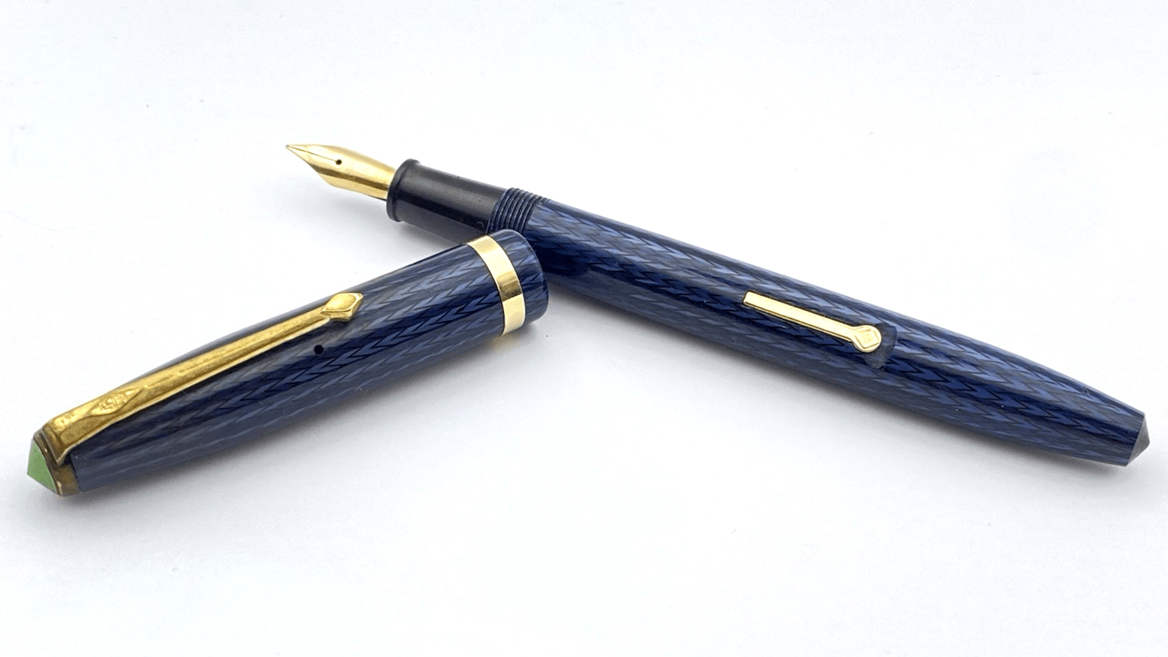 Vintage Conway Stewart Shorthand Fountain Pen Blue Herringbone 14K Gold Fine NIB