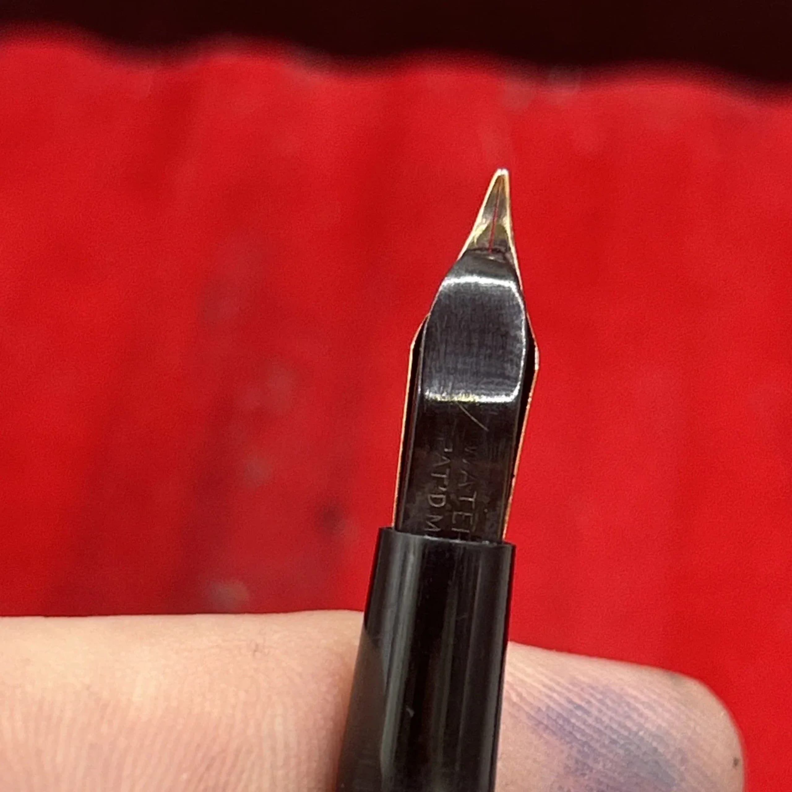 Waterman 22 Taper Cap Chased Hard Rubber Fountain Pen-14K Medium Flex NIB