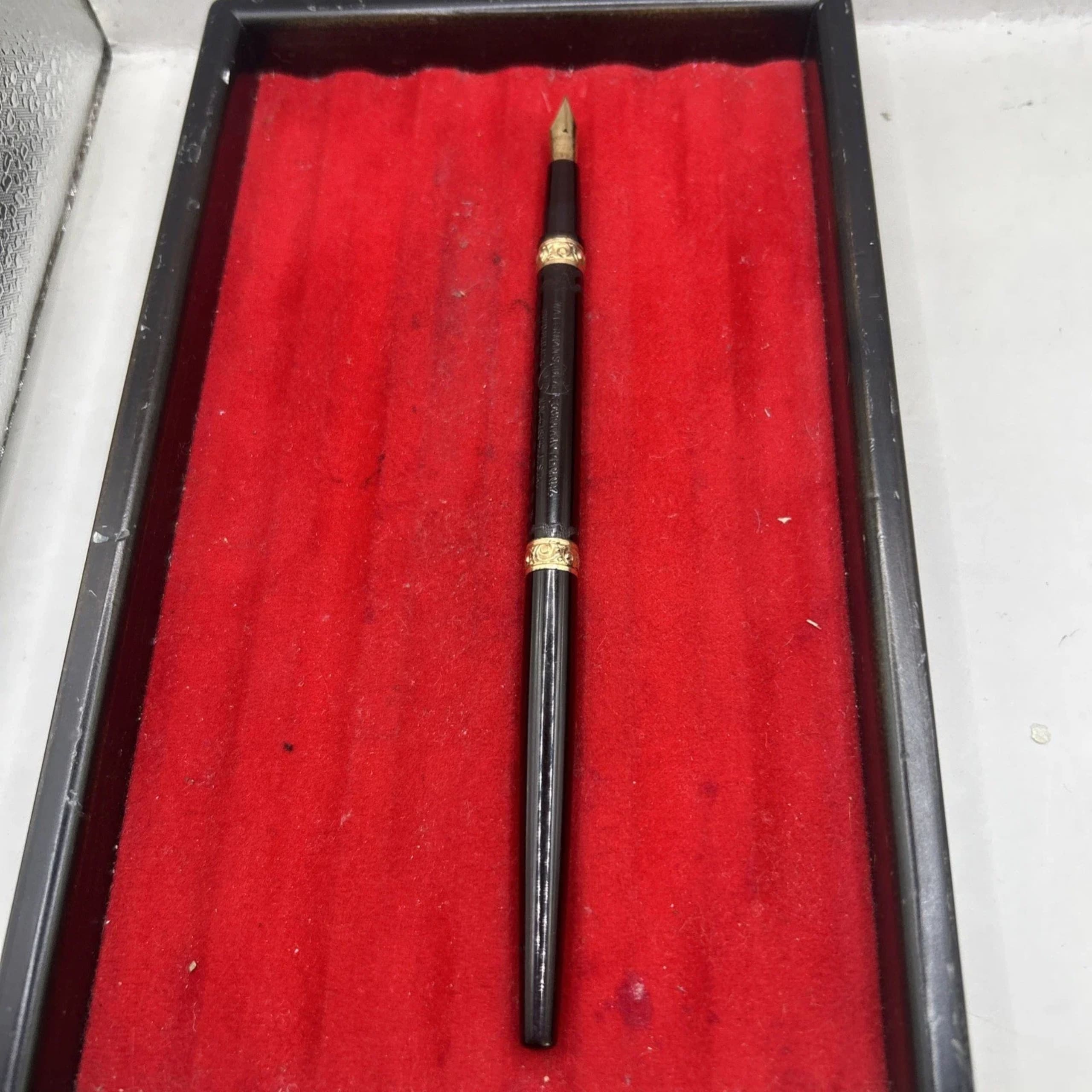 Waterman 22 Taper Cap Chased Hard Rubber Fountain Pen-14K Medium Flex NIB