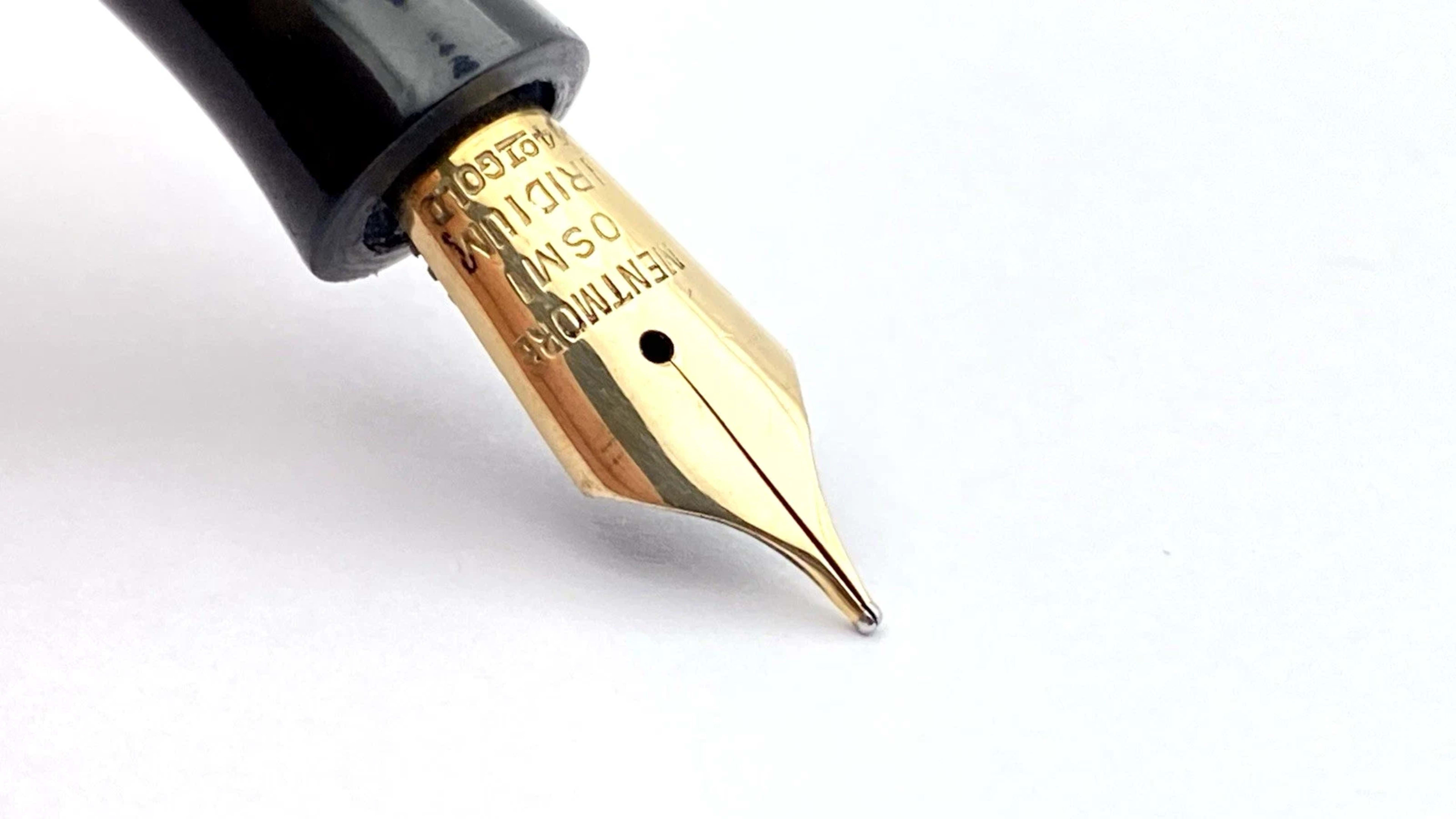 Vintage Mentmore Imperial Fountain Pen In Gray Hatched 14K Gold Fine NIB England