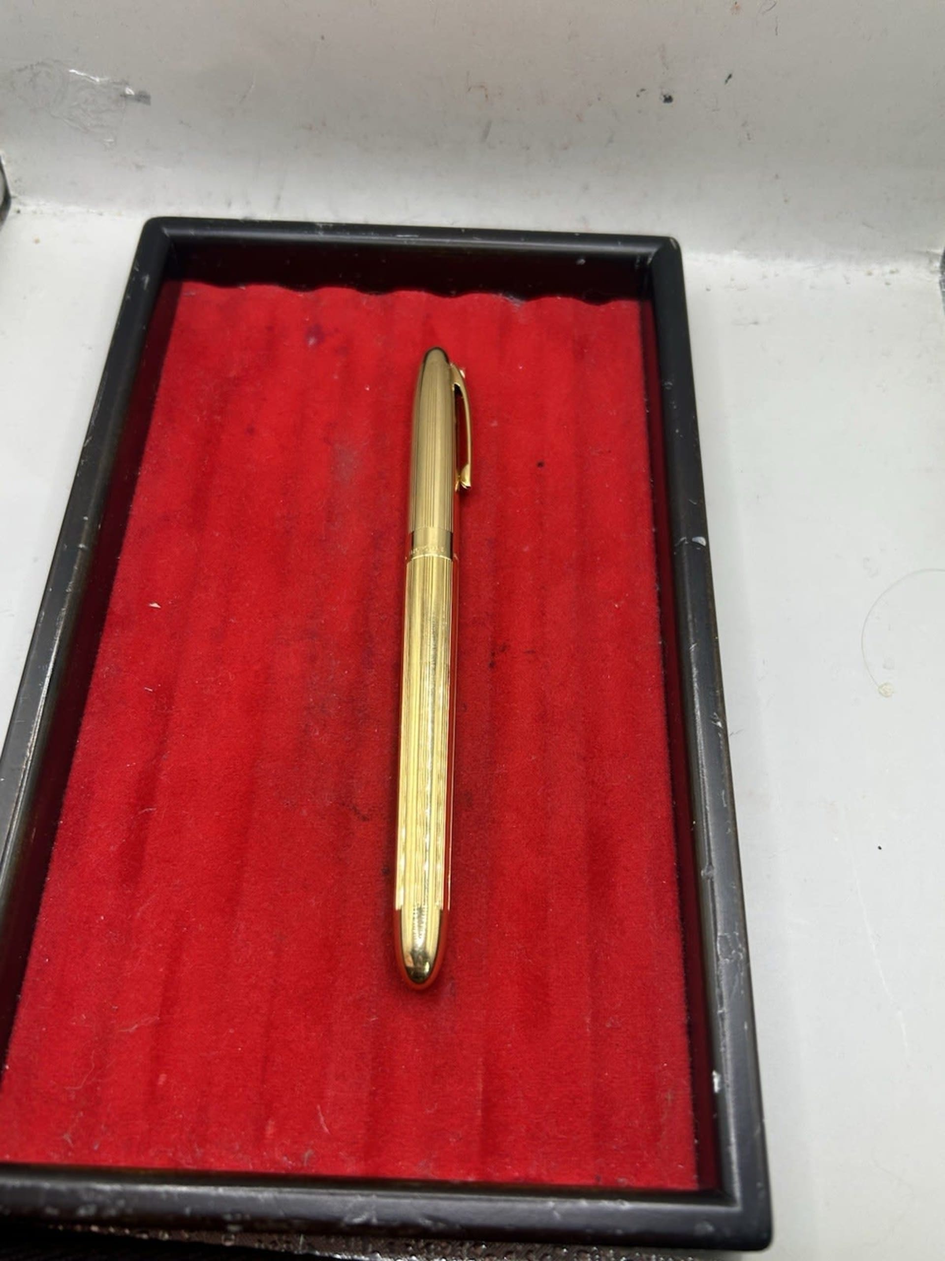 Sheaffer Crest 590 Gold Plated 18K Gold Nib Fountain Pen