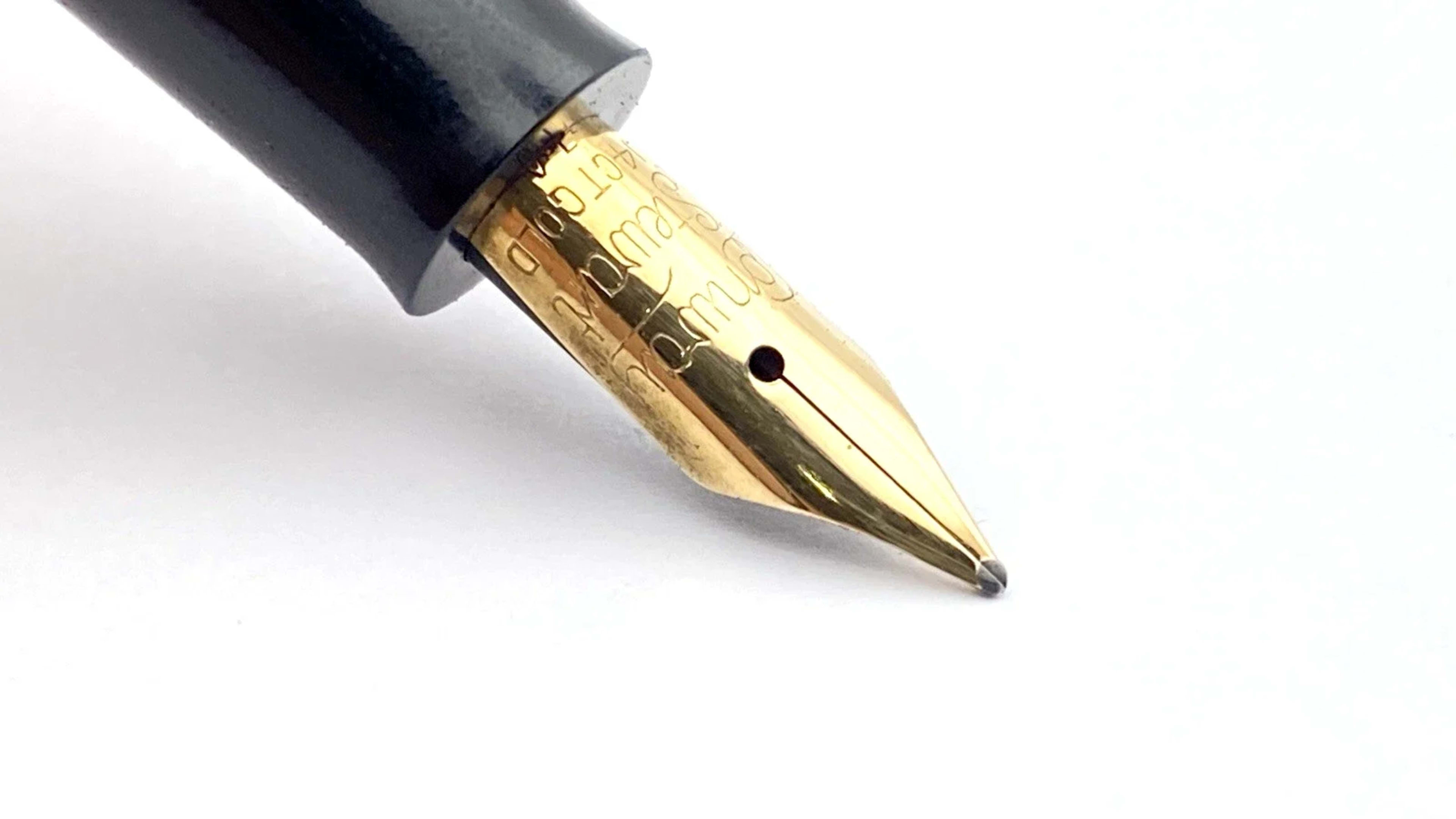 Vintage Conway Stewart No 15 Fountain Pen Red Marble 14K Gold Medium NIB England