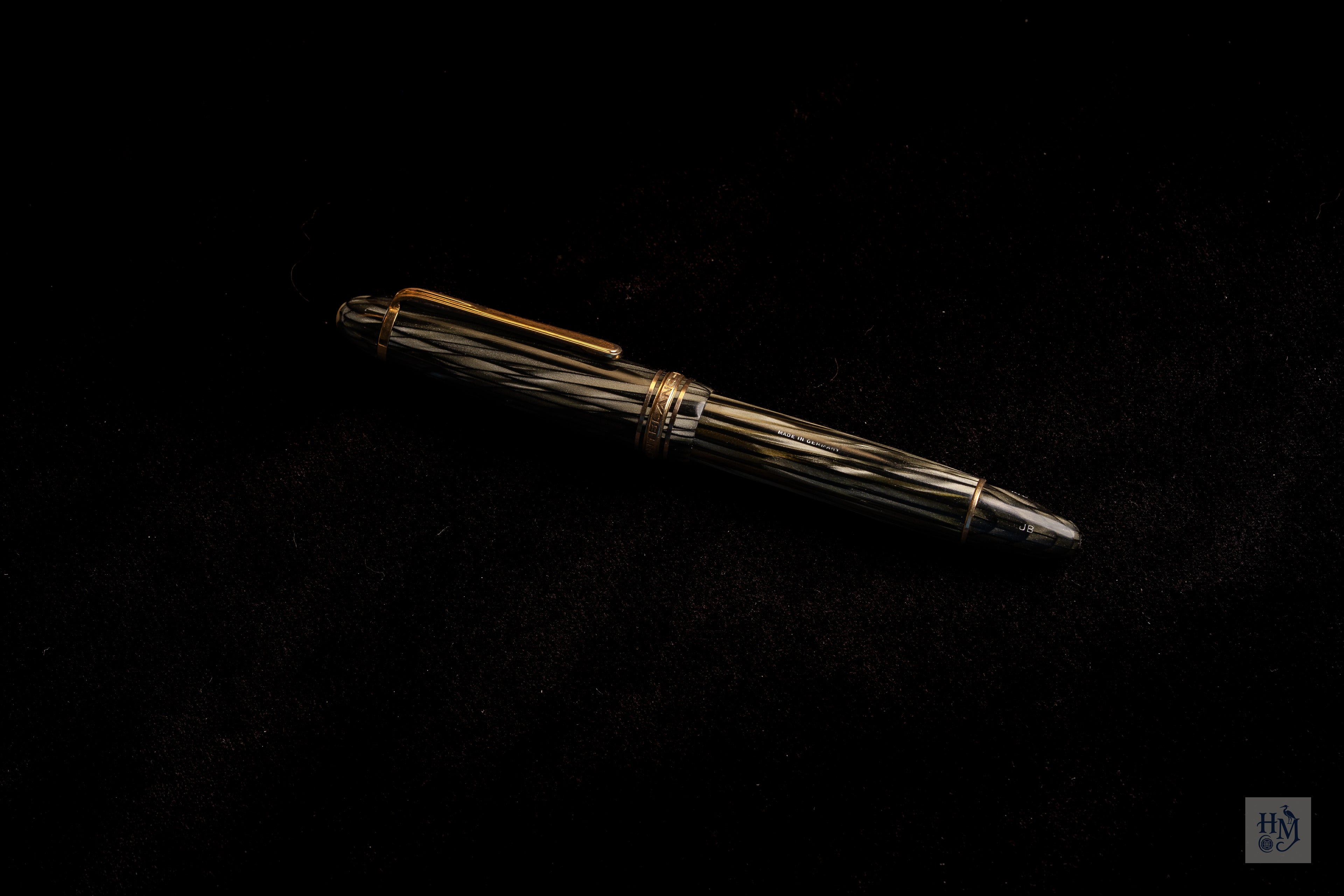 Montblanc 146 1952, Grey Striated Celluloid GPT, #6 14C Bi-Tone EF Nib