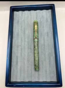 Curzons Summit Jade Fountain Pen Semi Flex 1