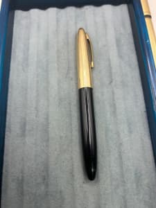 Vintage Sheaffer Crest Fountain Pen Vac Fill- 14K Triumph Fine nib  1
