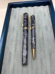 Wyvern Consul Fountain And Pencil Set Blue Hatched  1