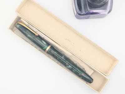Stunning fully restored vintage Conway Stewart 12 lever-filler fountain pen in original box (Green/Bronze Swirled Celluloid) 1