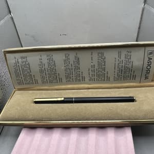 Vintage Aurora Hastil Fountain Pen Broad 14K Nib Matte Black Boxed 1