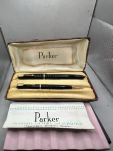 Parker Duofold Senior Aerometric Fountain Pen & Pencil Set, Fine Rh Oblique Nib 1