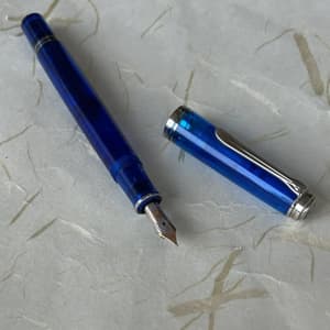 Preowned Pelikan Souverän M605 Marine Blue Special Edition Fountain Pen 18kt nib 1