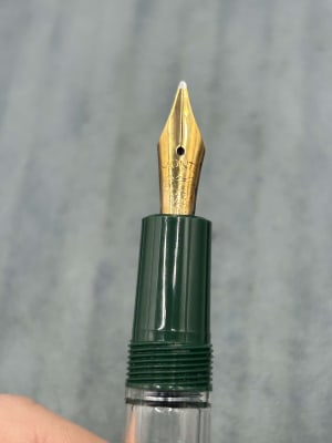 MONTBLANC Monte Rosa 042G Green Piston Fountain Pen 14k M Nib Near Mint