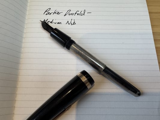 Parker Duofold NS England (1960s?) - Standard size, black, with 14K Gold M Nib