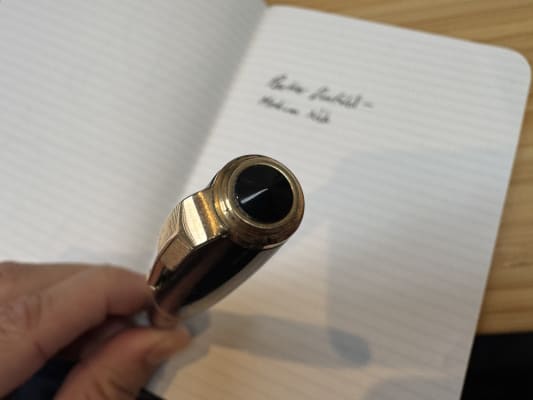 Parker Duofold NS England (1960s?) - Standard size, black, with 14K Gold M Nib