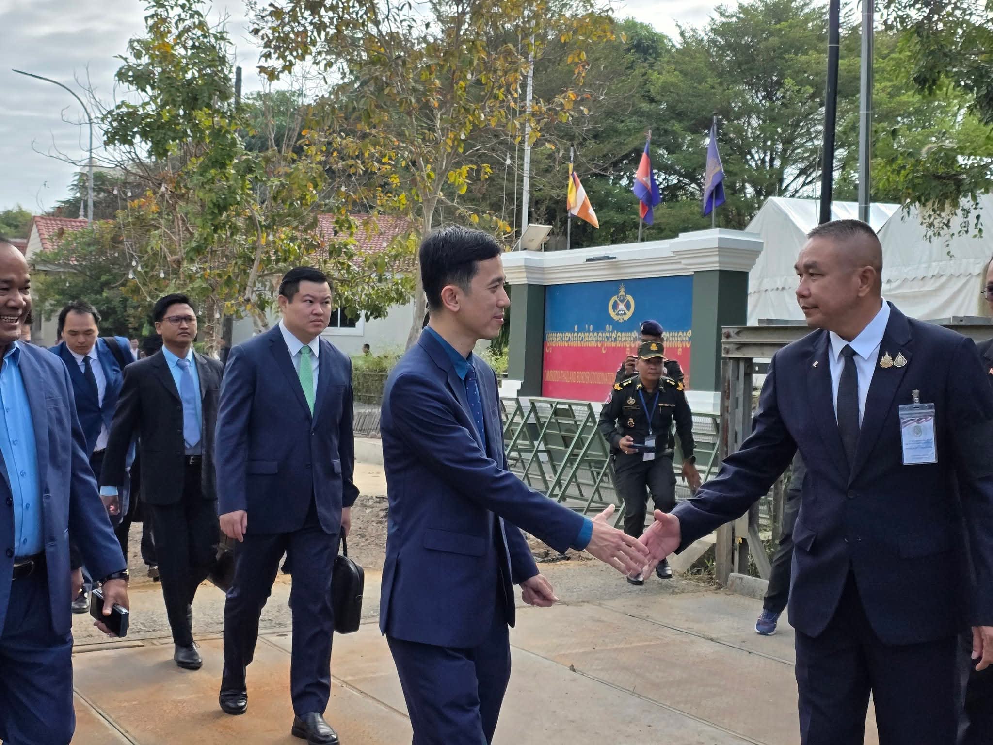 A quiet moment at the Prom-Pak Kard border checkpoint during the GBC meeting