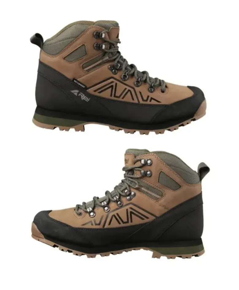Sepatu boots gunung