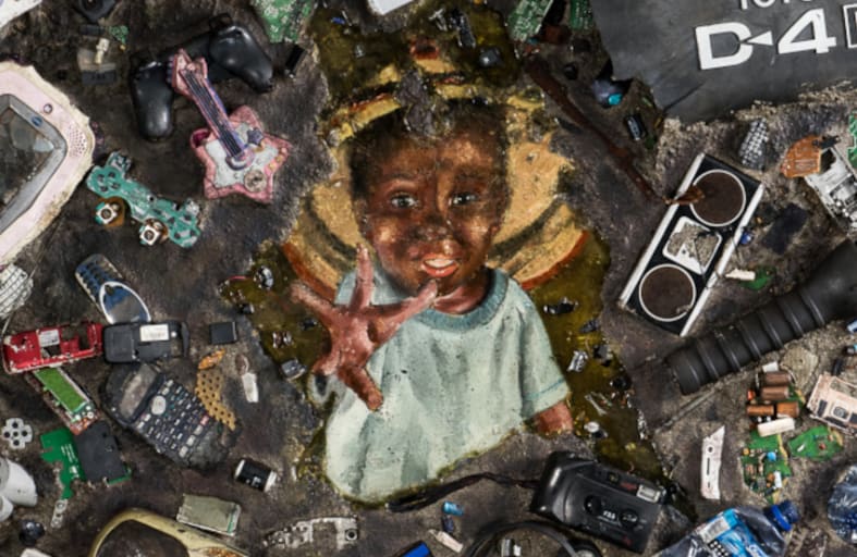 電子ゴミ」が1500万円の作品に…ガーナで拾った先進国の電子ゴミの
