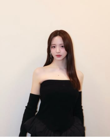 写真】「こんな“全開ドレス”初めて見た」森香澄の《際どすぎる黒