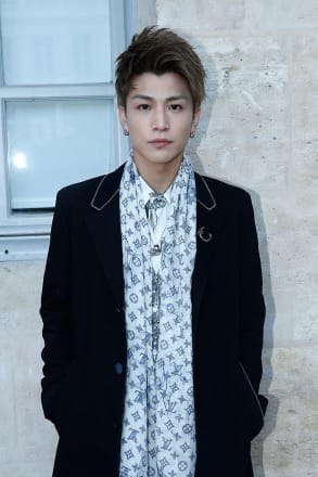 写真】岩田剛典「前髪アリ」の黒スーツ姿に悶絶…「かっこいいむり