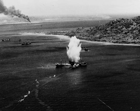 写真】【太平洋戦争】「海面の白波」を敵襲と見間違え…「事実誤認」で