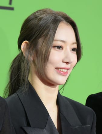 【写真】ルセラフィム、宮脇咲良の信じがたい…「美くびれボディ」に世界が熱視線!!（現代ビジネス編集部） | 現代ビジネス | 講談社
