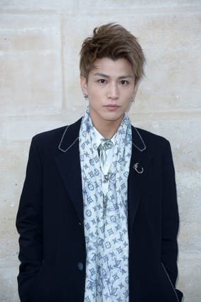 写真】岩田剛典「前髪アリ」の黒スーツ姿に悶絶…「かっこいいむり