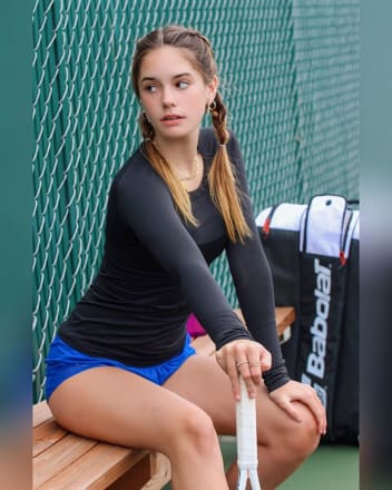 写真】「エマ・ワトソンそっくり」と話題、15歳の美女テニス選手が可愛