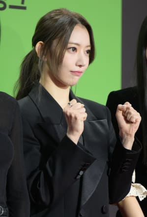 【写真】ルセラフィム、宮脇咲良の信じがたい…「美くびれボディ」に世界が熱視線!!（現代ビジネス編集部） | 現代ビジネス | 講談社