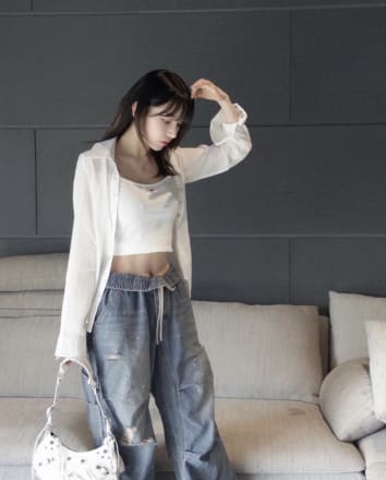 写真】ルセラフィム、宮脇咲良の信じがたい…「美くびれボディ」に世界