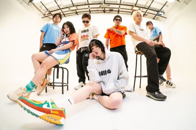 写真】平手友梨奈さん、まさかの「ショートパンツ×パーカー姿」が