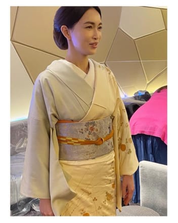 写真】長谷川京子さん、完璧すぎる「180度開脚」を披露…「流石は