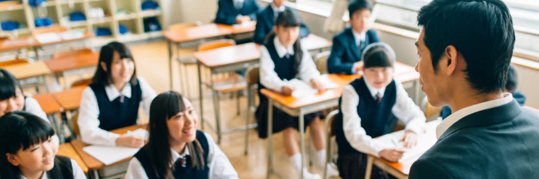 読まれなければただのゴミ」……生徒とその家族が夢中で熟読する
