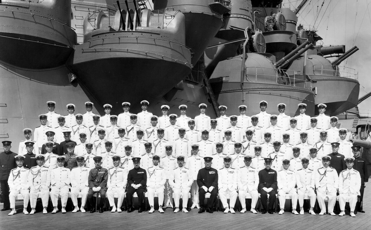 終戦80年】・海軍会員章 ・陸軍海軍将官一覧・ 国防大写真帖 等