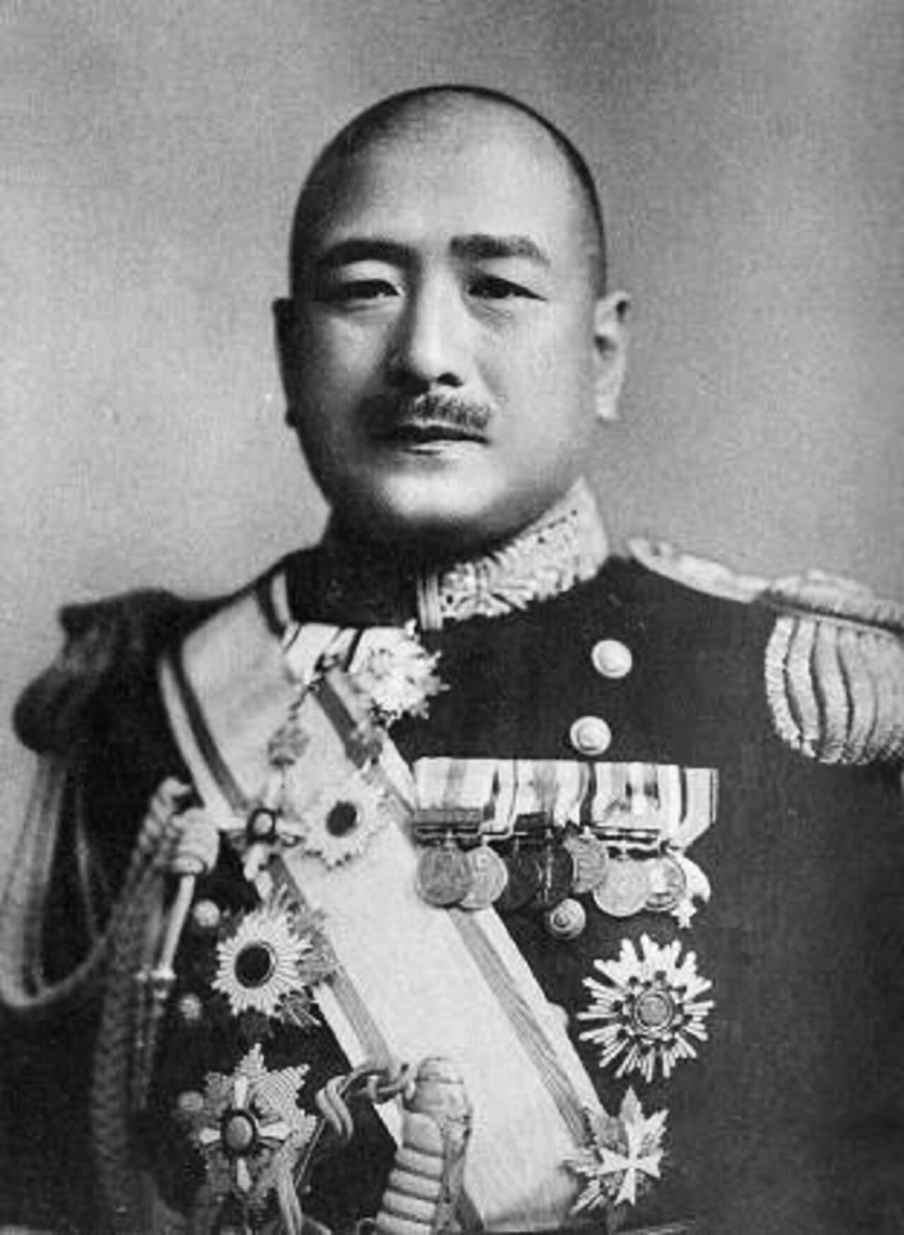 【終戦80年】・海軍会員章 ・陸軍海軍将官一覧・ 国防大写真帖 等5点 終戦80年】・海軍会員章 ・陸軍海軍将官一覧・ 国防大写真帖 等5点
