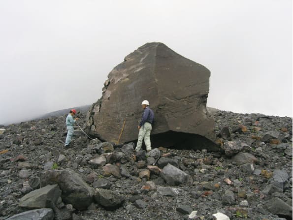 富士山」で噴火がおこったら…飛んでくる「噴石」は直前まで「予測不 