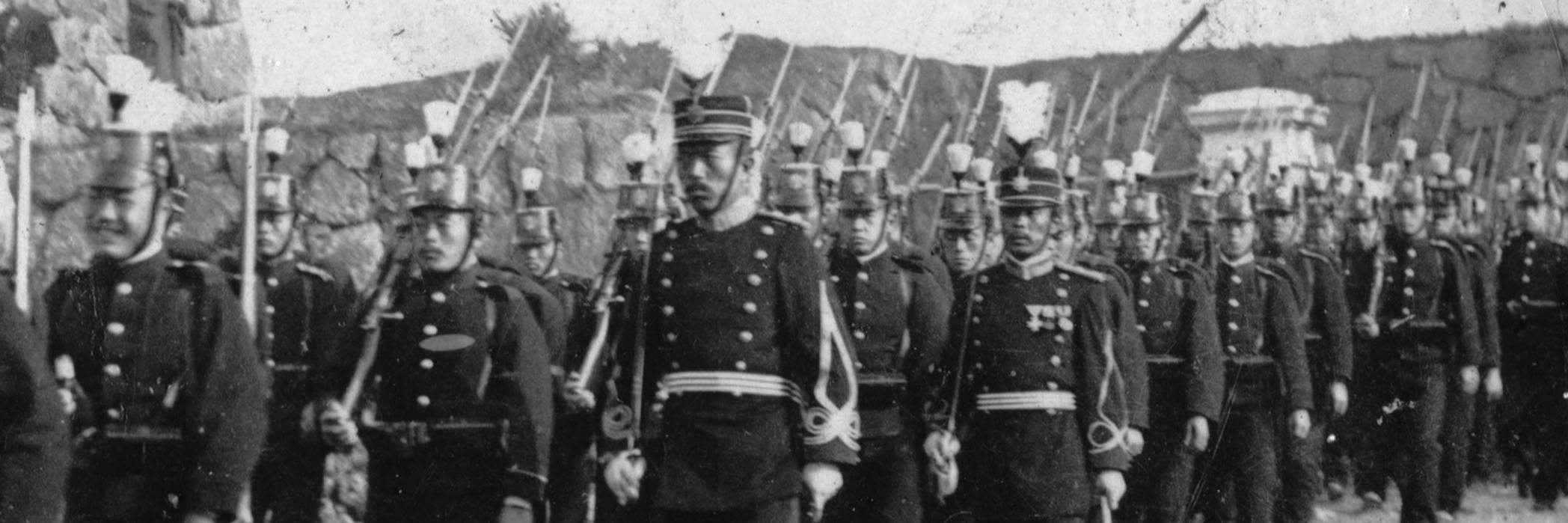 超貴重な「明治の軍装本」がいま話題、日本「陸軍被服40年史」の“すご