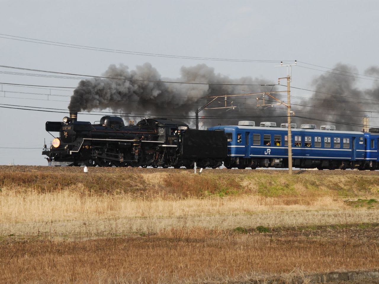 カシオペアで大炎上…なぜ異常すぎる“鉄道マニア”は急増したのか？ 鉄道