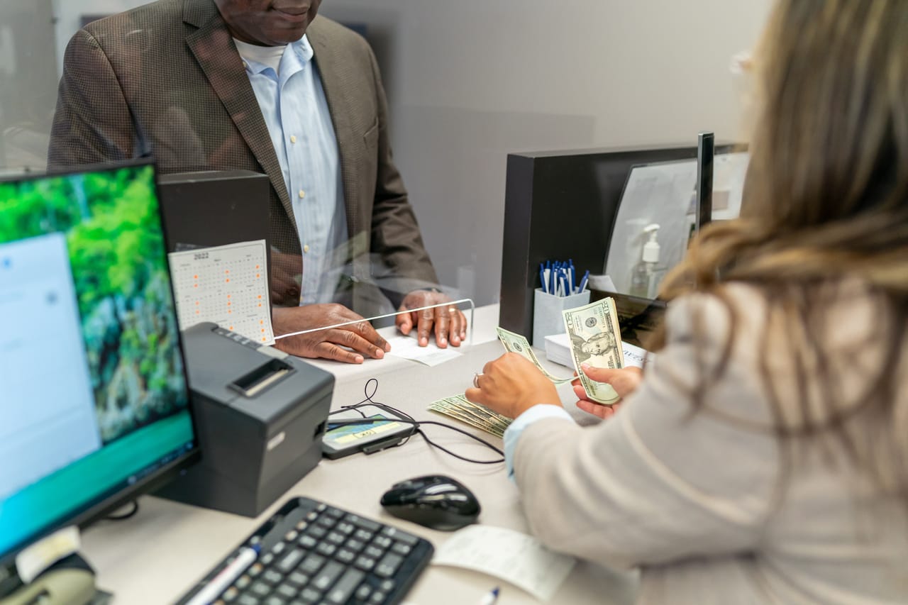 ピンクサロンの経営者に、国税が強制調査に入った……国家が認めた脱税商品「現物債」の正体（上田 二郎） - 3ページ目 | マネー現代 | 講談社