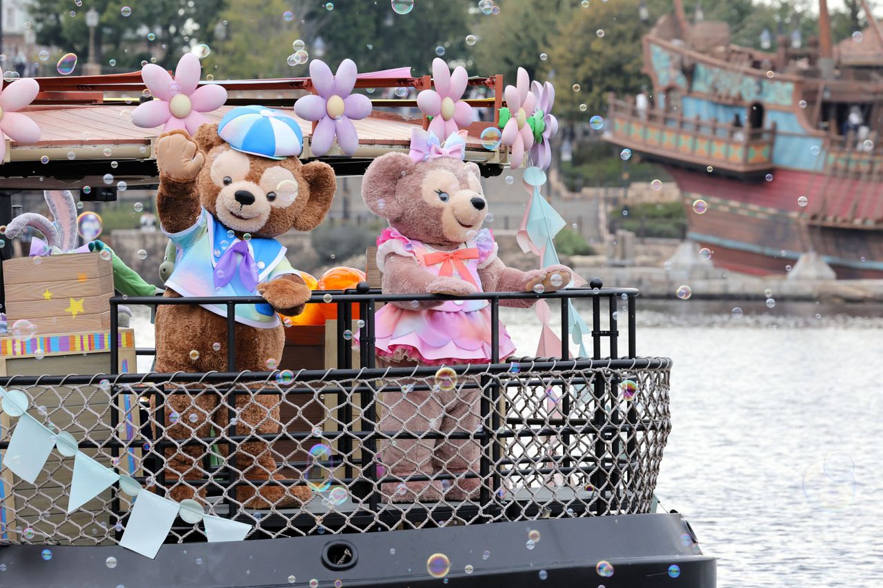 ダッフィー＆フレンズ」20周年、7人の“虹色グラデーション”に込められ