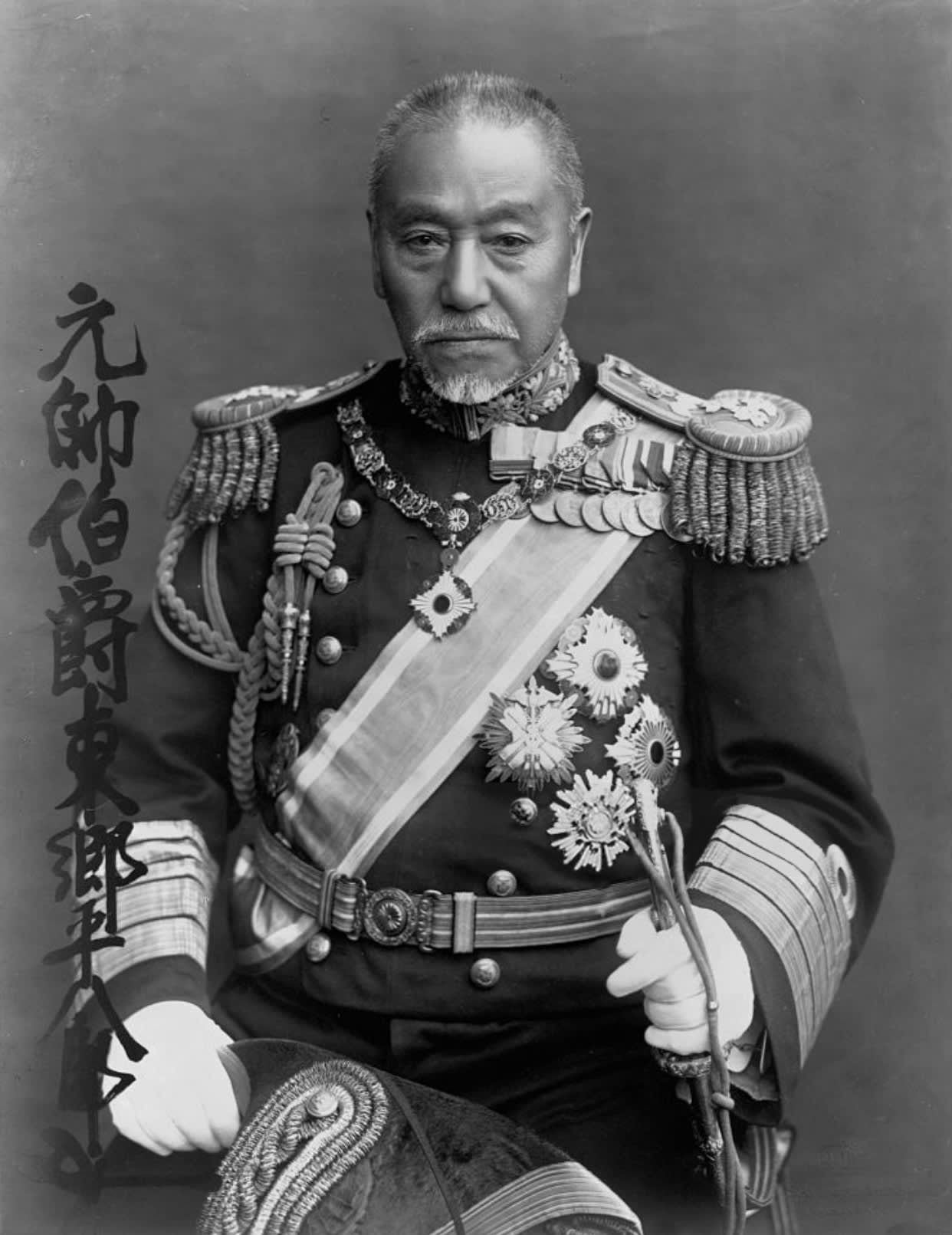 戦前稀少大日本帝国海軍東郷平八郎元帥大正時代〜昭和戦前頃４６センチ土人形当時物 元帥海軍大将東郷平八郎肖像写真