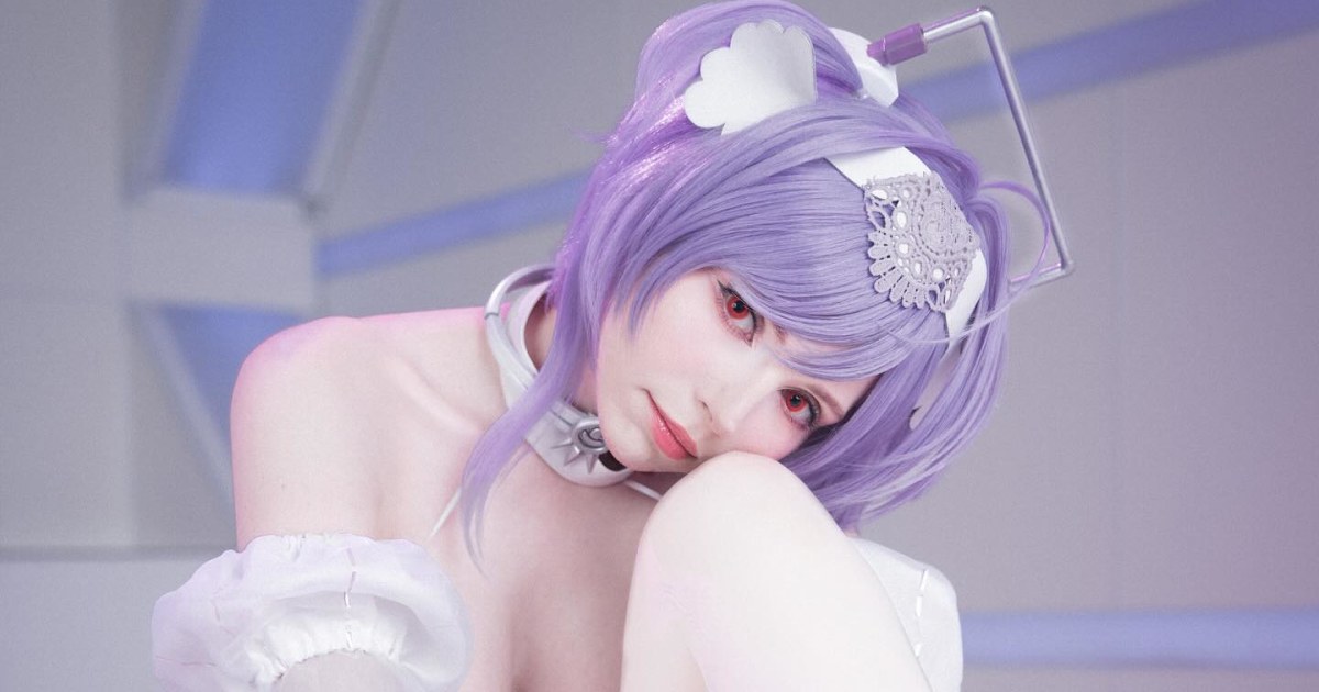 こんな大胆に露出していいの…？」イギリス人美女コスプレイヤー