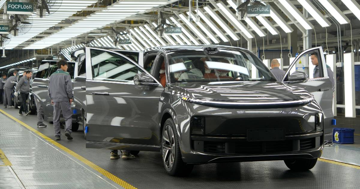 習近平vs.トランプ 終わりなき関税戦争で中国経済がたどる「EVバブル